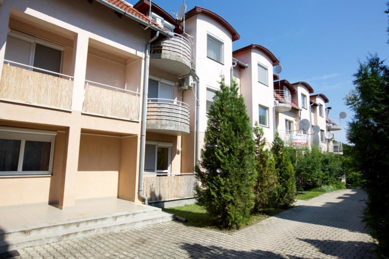 Zoli Apartmanok -Nori Koelcsey 32 Hajduszoboszlo Ngoại thất bức ảnh